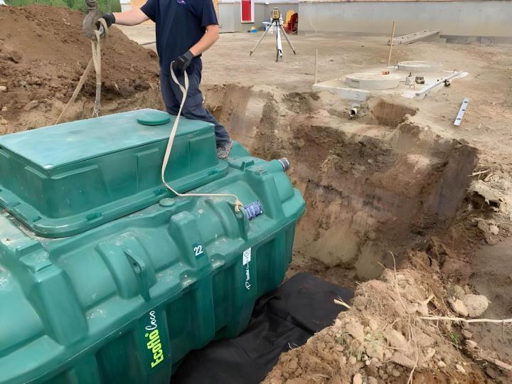 Nous pouvons installer des fosses septiques sur mesure.